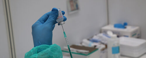 Dr. Saif Afat: Impfstoffe gegen Corona wirken besser als die gegen Grippe