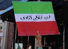 يموت الناس في إيران من أجل الحرية
